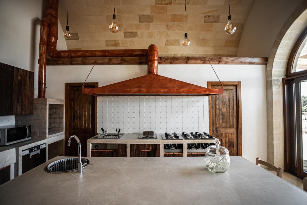 Masseria Torleanzi Wine Relais San Pietro Vernotico Eksteriør bilde
