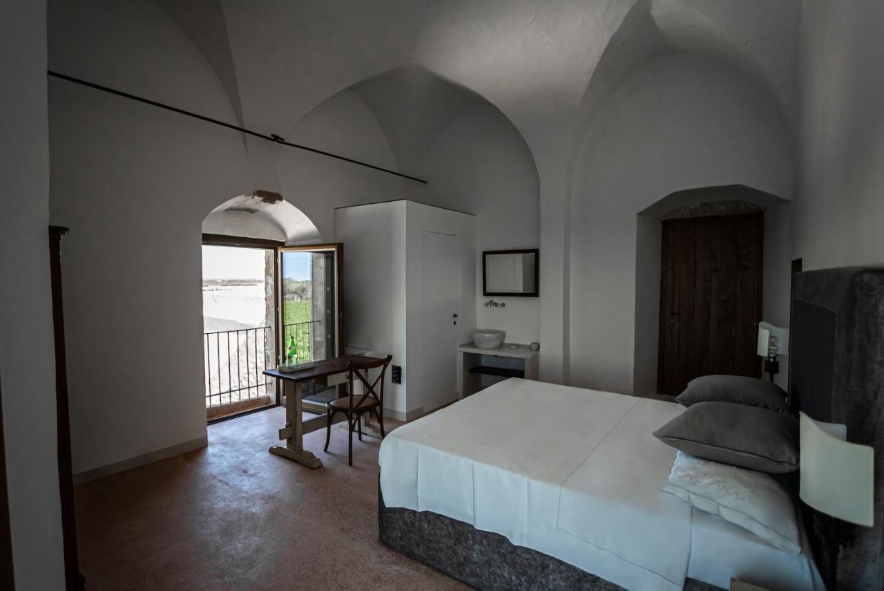 Masseria Torleanzi Wine Relais San Pietro Vernotico Eksteriør bilde
