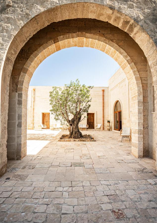 Masseria Torleanzi Wine Relais San Pietro Vernotico Eksteriør bilde